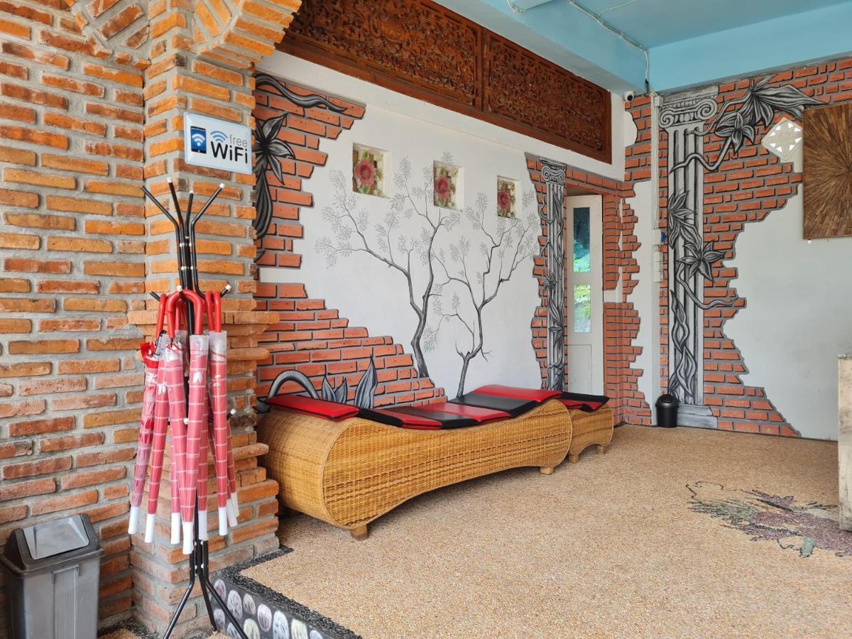 Bottelmania Hotel Lovina  Exterior photo